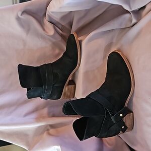 UGG Elora Slip-On Black Suede Boots - Size 8